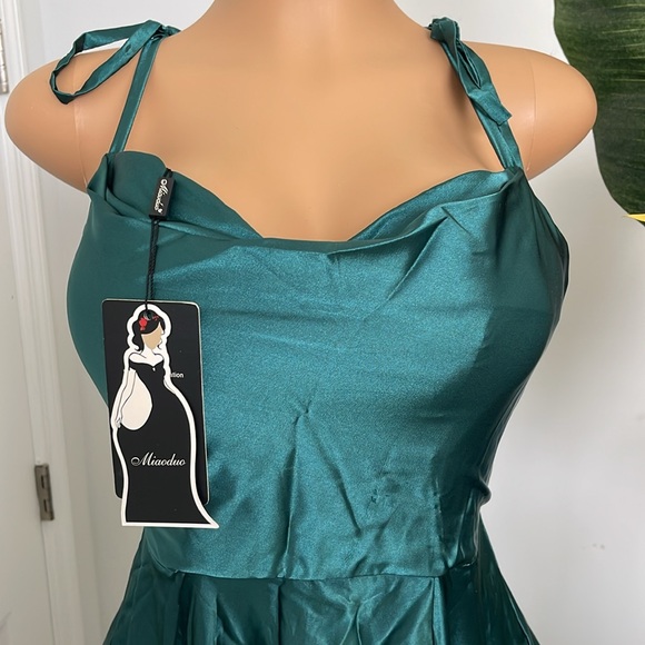 BRAND NEW MIA ODUO WEDDING DRESS - Picture 2 of 3